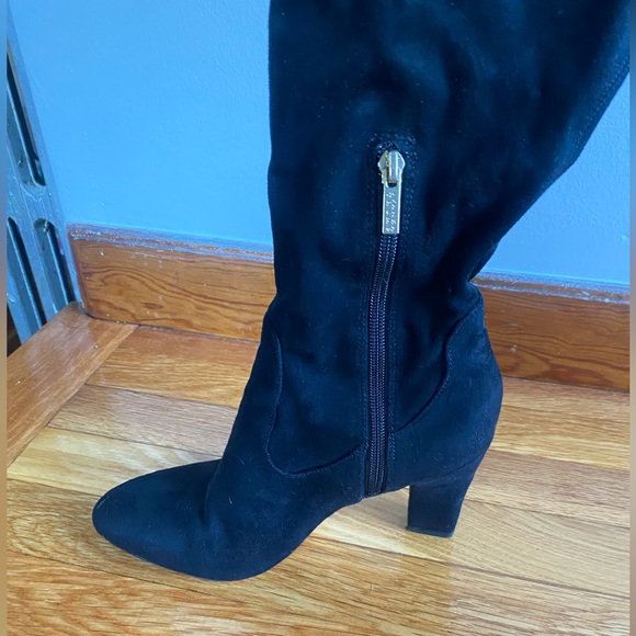 Over-the-knee suede boots - Picture 11 of 11